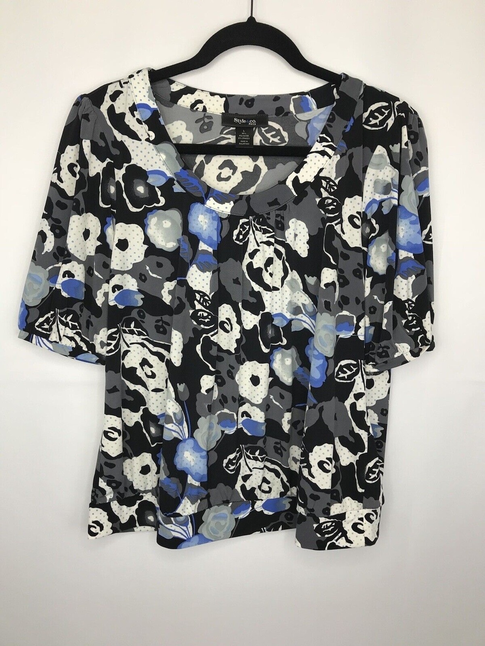 Style & Co Petite Large Floral Blouse Top Gray Pleated Front V-Neck Short Sleeve